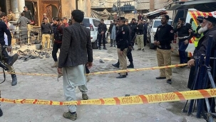 Pakistan'da camide patlama: 32 ölü, 147 yaralı var