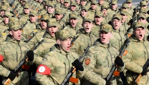 Rusya, zorunlu askerlik yaşını yükseltebilir