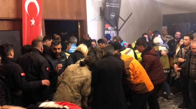Sarıkamış'ta otelin tavanı çöktü: 32 yaralı