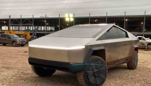 Tesla Cybertruck'ın seri üretimi 2024'e ertelendi