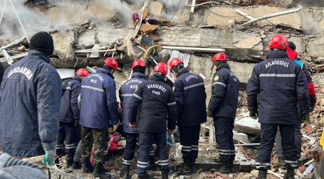 Azerbaycanlı ekipler 11 kişiyi enkazdan kurtardı
