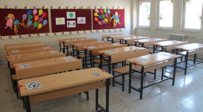 Bakan Özer: "Tüm Türkiye'de okullar tatil edildi"