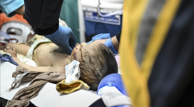 Hatay'da yedi aylık bebek 140 saat sonra çıkarıldı