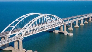 Kırım'ın Kerç Köprüsü çift yönlü trafiğe açıldı