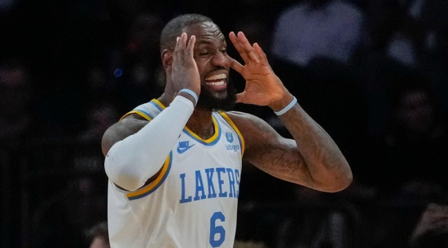 LeBron, NBA'de en çok asist üreten 4. oyuncu oldu