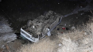 Malatya'dan dönen kurtarma ekibi kaza yaptı