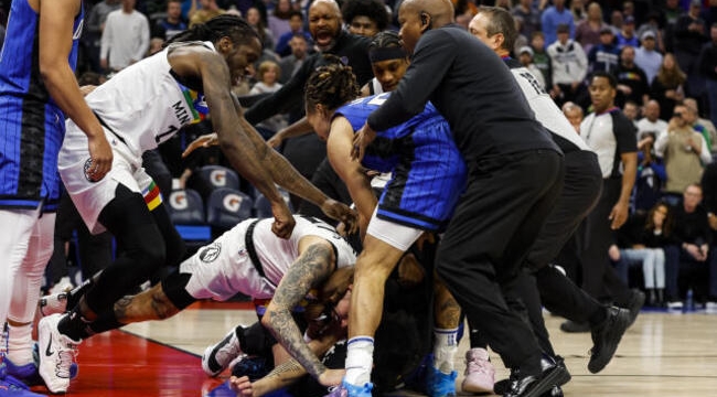 NBA'de Timberwolves - Magic maçında kavga