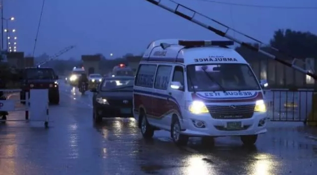Pakistan'da bombalı saldırı: 5 yaralı