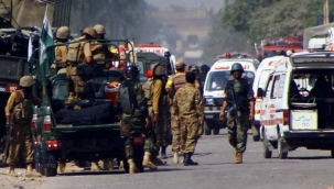 Pakistan'da pazar yerine bombalı saldırı