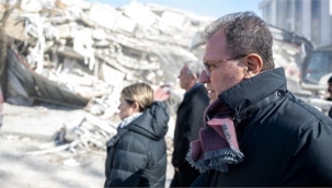 Seçer: "Mersin'e yüz binlerce Suriyeli getiriliyor"