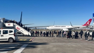 THY, deprem bölgesinden 140 bin kişiyi tahliye etti