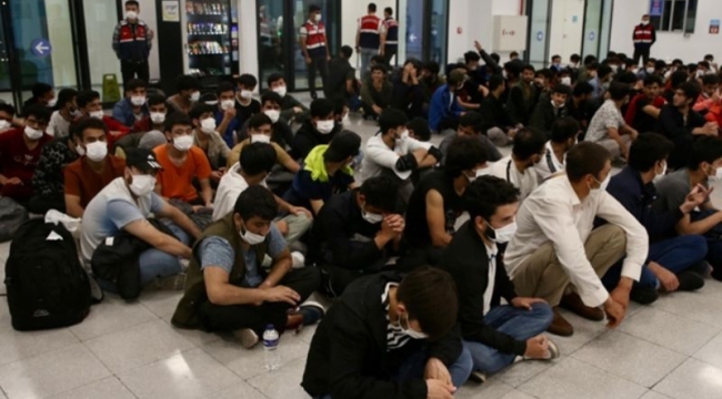 2023'te 19 bin 405 kaçak sınır dışı edildi