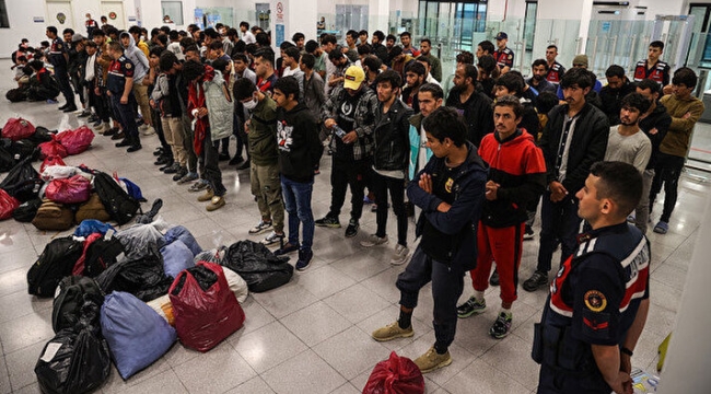 2023'te 24 bin 287 kaçak sınır dışı edildi