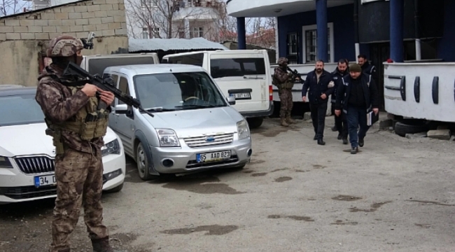 5 ilde insan kaçakçılığı operasyonu: 74 gözaltı