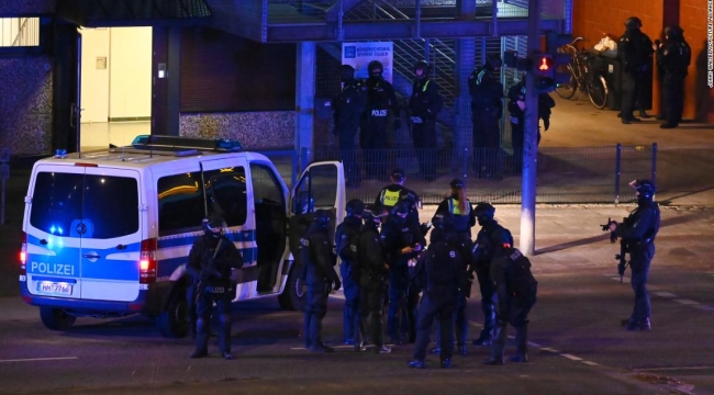 Almanya'da kilisede silahlı saldırı: Can kaybı 7