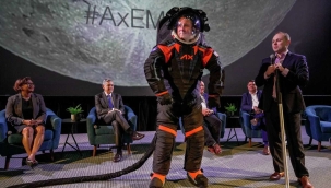 Ay görevinde yeni uzay giysileri beyaz olacak