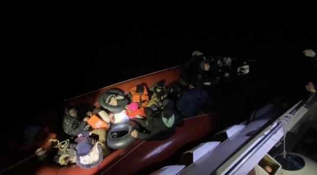 Çanakkale açıklarında 49 kaçak kurtarıldı