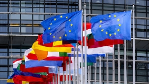 Euro Bölgesi'nde yıllık enflasyon %6,9'a düştü