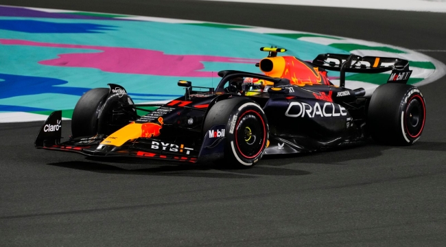 F1 Suudi Arabistan GP'sini Sergio Perez kazandı