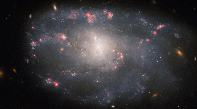 Hubble, NGC 5486 gökadasını görüntüledi