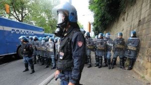 İtalya'da bir soyguncu 6 kişiyi bıçakla yaraladı 