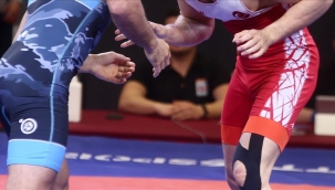 Millî güreşçiler Bulgaristan'da 7 madalya kazandı