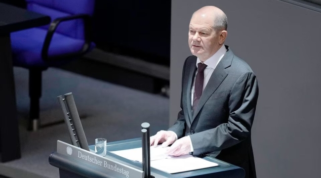 Olaf Scholz: "Kaçakları hızla sınır dışı edeceğiz"
