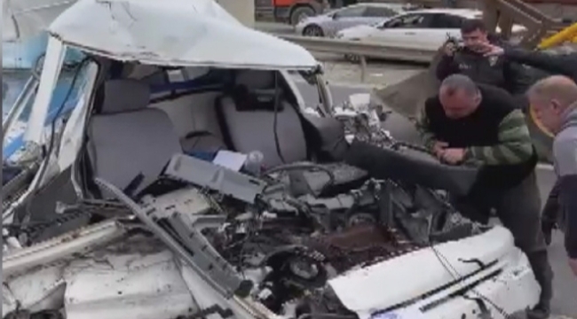 Silivri'de kontrolden çıkan minibüs 5 araca çarptı