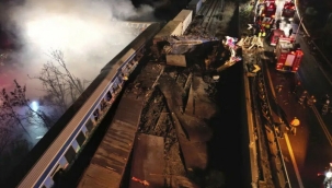 Yunanistan'da tren kazası: 26 kişi öldü