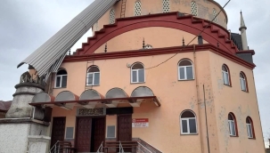 Zonguldak'ta şiddetli lodos camii minaresini yıktı