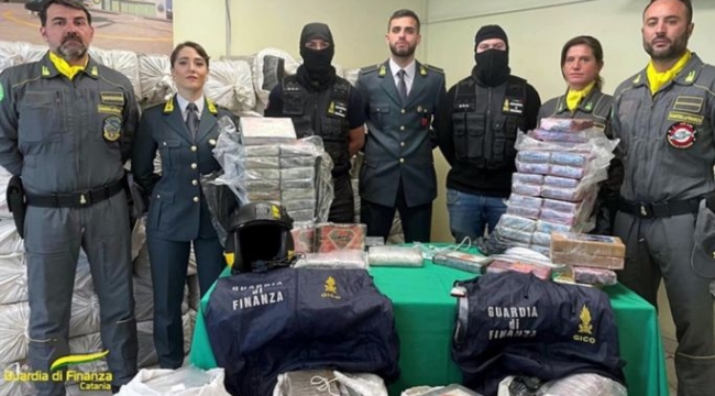 İtalya polisi, Akdeniz'de 2 ton kokain ele geçirdi