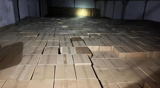 İzmir'de 672 milyon kaçak makaron ele geçirildi 