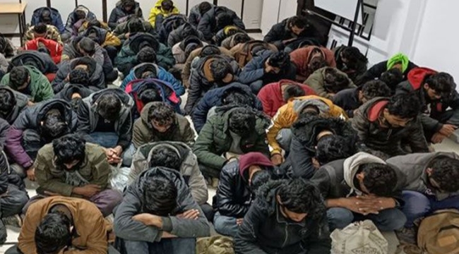 Kocaeli'de tır dorsesinde 75 kaçak yakalandı