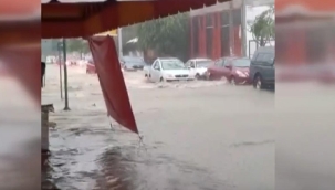 Meksika'yı sel ve fırtına vurdu