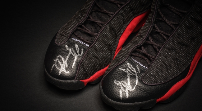 Michael Jordan'ın ayakkabısı 2,2 milyon $'a satıldı