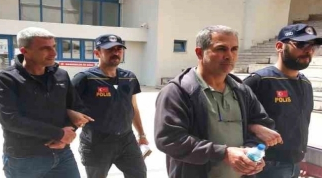 Muğla'da kamyonet içerisinde 20 kaçak yakalandı