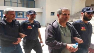 Muğla'da kamyonet içerisinde 20 kaçak yakalandı