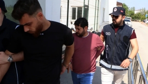 Adana'da 3 araçtan çıkan 22 kaçak yakalandı 