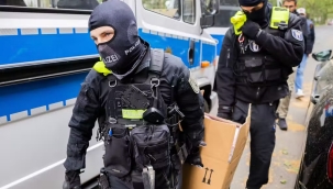 Almanya'da iklim aktivistlerine polis baskını