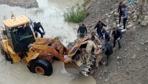 Askeri araç Zap Suyu'na düştü: 12 asker yaralı
