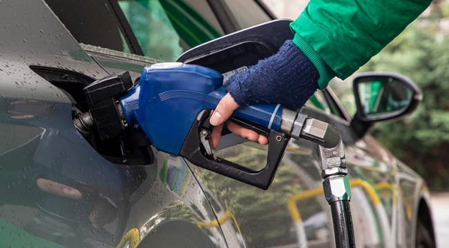 Benzine 0,43 TL, motorine 0,66 TL zam yapıldı