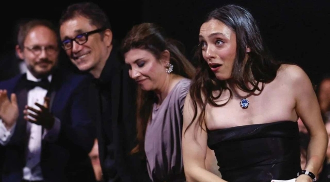 Cannes'da "En İyi Kadın Oyuncu": Merve Dizdar