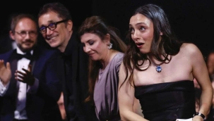 Cannes'da "En İyi Kadın Oyuncu": Merve Dizdar