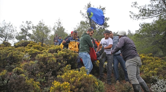 Fırtına Fethiye'de paraşütçüleri vurdu