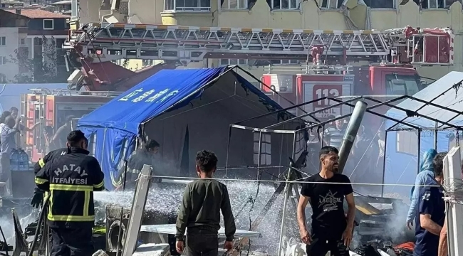 Hatay'da çadır kentte yangın çıktı