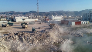 Hatay'da enkaz molozu sağlığı tehdit ediyor