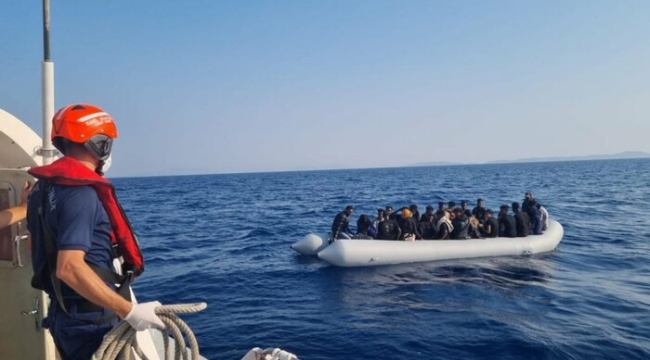 İzmir açıklarında 115 kaçak kurtarıldı