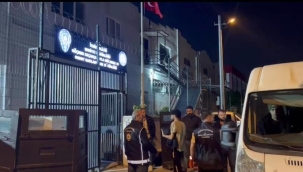 İzmir'de 30 kaçak ve 3 insan kaçakçısı yakalandı