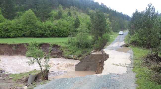 Kastamonu'da sel felaketi: İki köprü çöktü