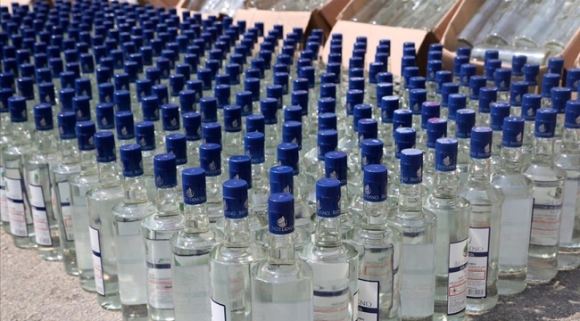 Antalya'da 13 bin şişe sahte içki ele geçirildi